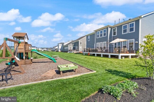 Building Photo - 1108 Coubertin Dr SE