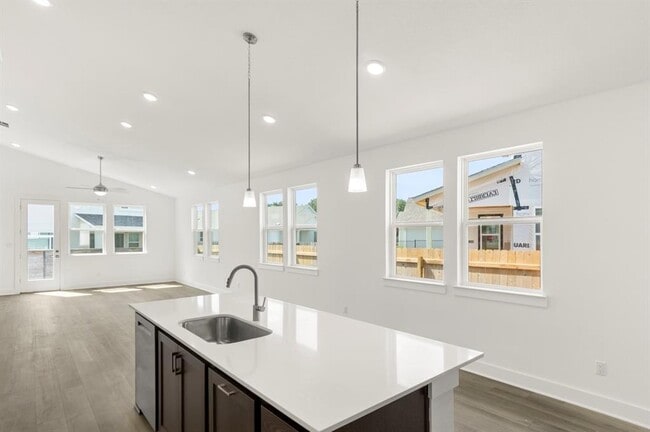 Building Photo - 1012 Yaupon Holly Dr