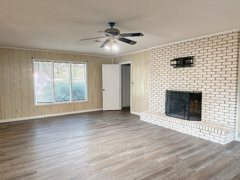 Building Photo - 233 Markwood Dr