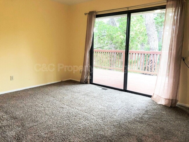 Building Photo - 4084 Los Altos Dr