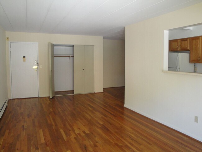 Building Photo - 539 Lowell Ave