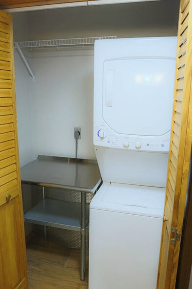 Laundry area - 4005 Lake Mary Rd