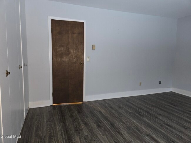 Building Photo - 93 Ridgewood Terrace