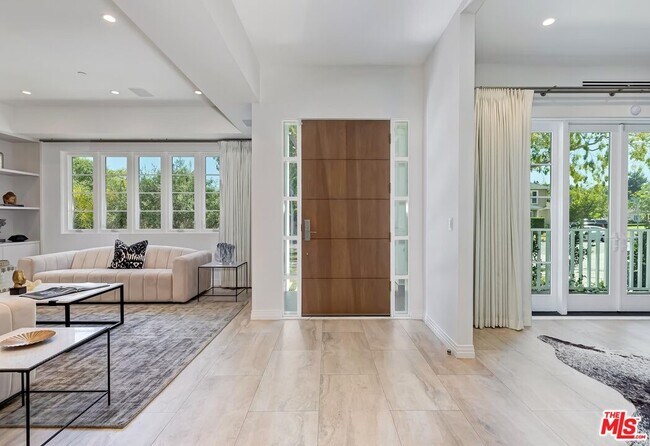 Building Photo - 9767 Monte Mar Dr