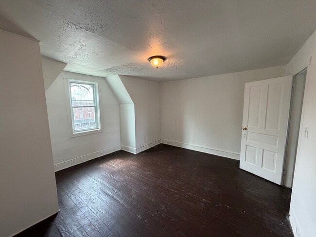 Building Photo - 639 Haws Ave