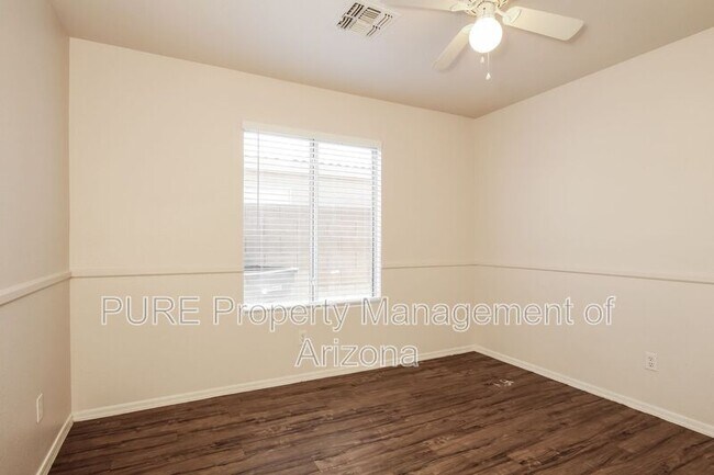 Building Photo - 3526 W Questa Dr