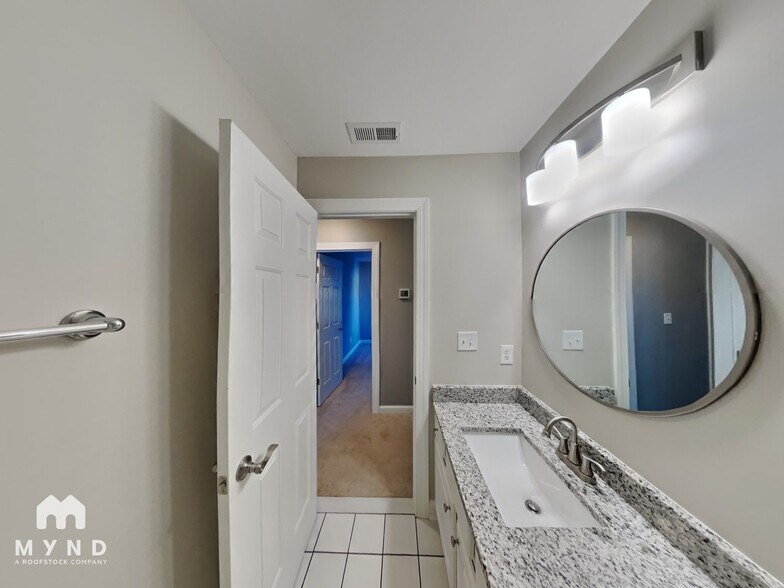 Building Photo - 2412 Farlow Gap Ln