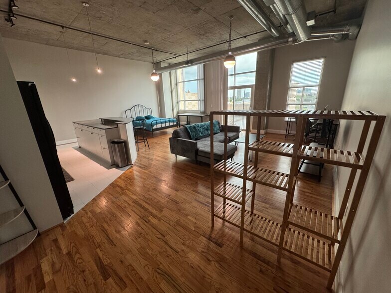 Building Photo - 1401 Calumet St