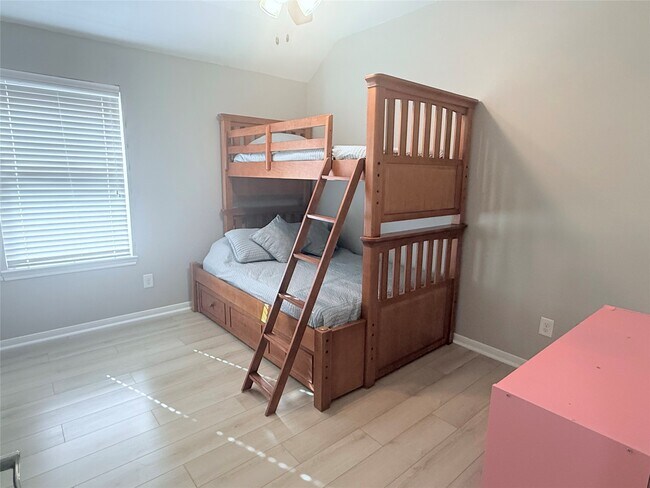 Building Photo - 27 Umbria Ln