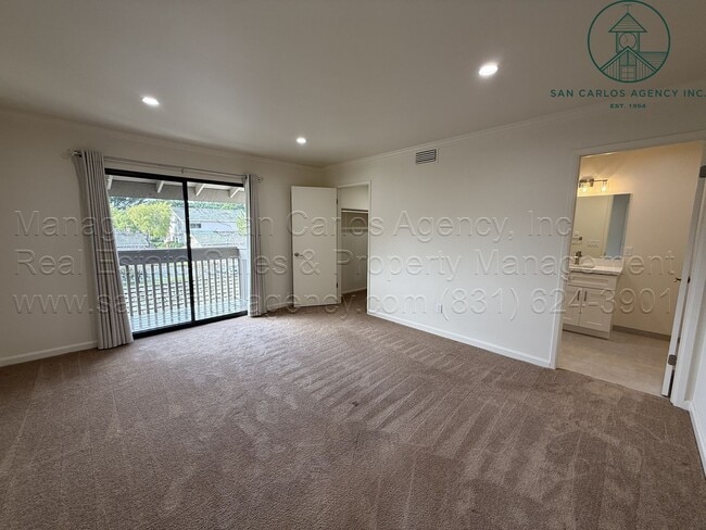 Building Photo - Newly Updated Two Bedroom Arroyo Carmel Townhouse