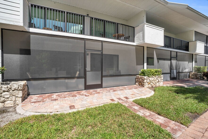 Building Photo - 600 Neapolitan Way