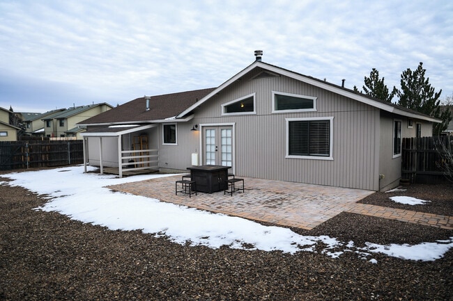 Building Photo - 3100 W Sheila Dr