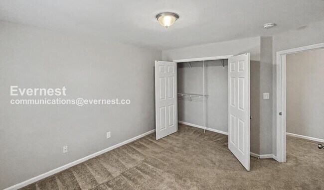 Building Photo - 2901 Old Well Ln