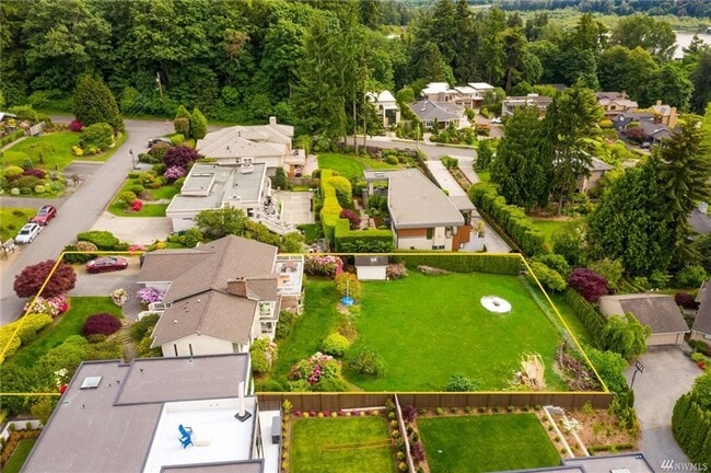 Building Photo - 4 Bed 2.5 Bath Kirkland - Lake WA Schools
