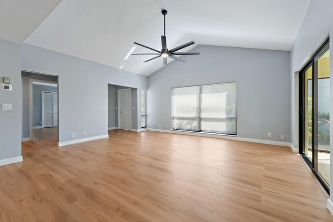Building Photo - 2711 SW Egret Pond Cir