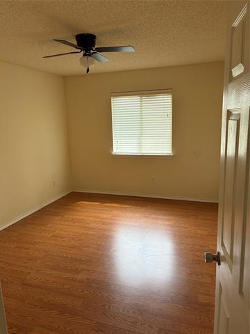 Building Photo - 1403 Lakeshore Dr