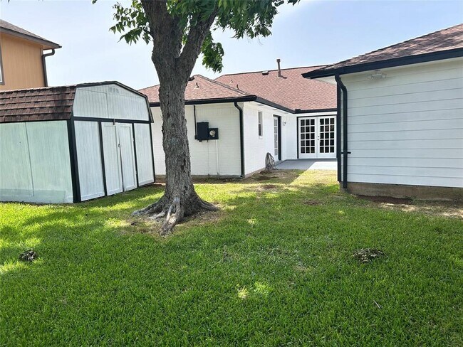 Building Photo - 1601 Washington Dr