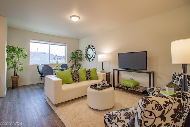 Building Photo - Ash Springs