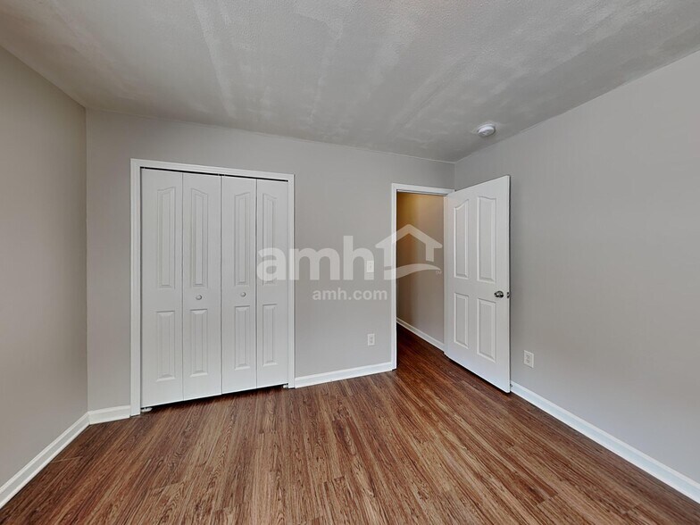 Building Photo - 4003 Saphire Ln