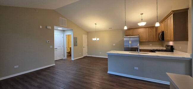 Building Photo - Chestnut - 2Br/2Ba Rental Home - Second Floor