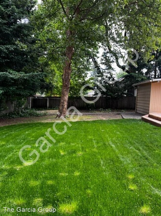 Building Photo - 3 br, 1.5 bath House - 18500 SE Addie St