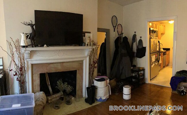 Building Photo - 1063 Beacon St