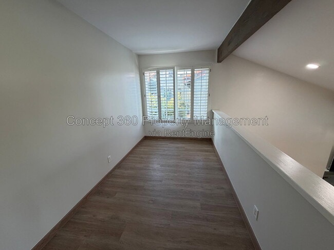Building Photo - 237 Novara Dr