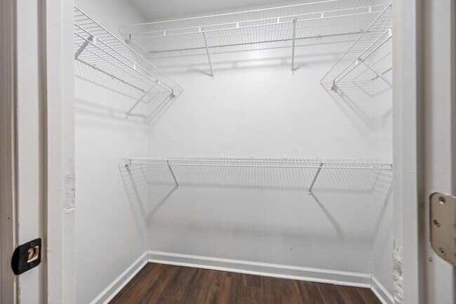 Building Photo - 638 Goodale Ln