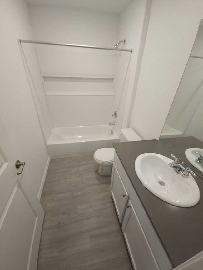 Building Photo - 2 Week Free rent Special! South Side of SA /VIDA community Brand New 4-bed, 2-bth home