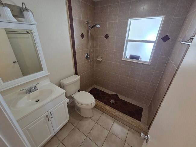 Building Photo - Charming 3 Bedroom Home in South Tampa's Ballast Point Neighborhood