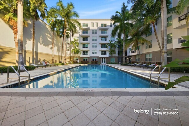 Building Photo - 2421 NE 65th St