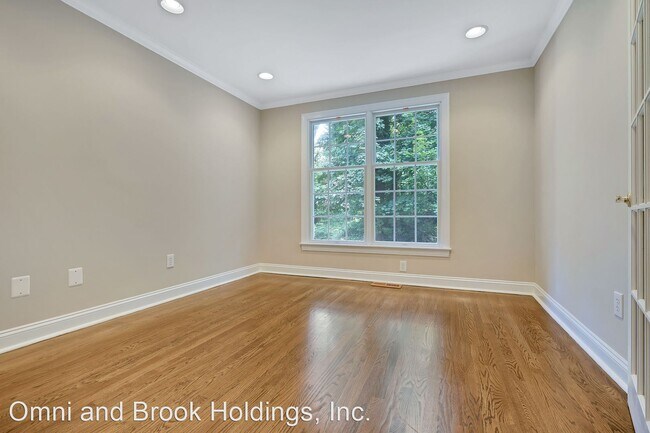 Building Photo - 4 br, 4 bath House - 1109 Winding Dr