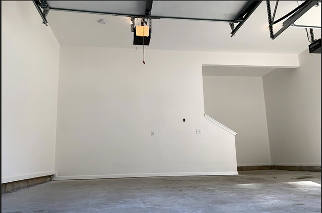 Building Photo - 417 Holland Springs Dr NW