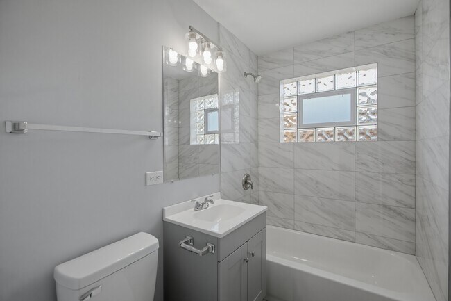 Building Photo - 2537 E 83rd St