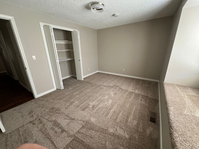 Building Photo - Beautiful Newly Renovated 3 Bedroom Home