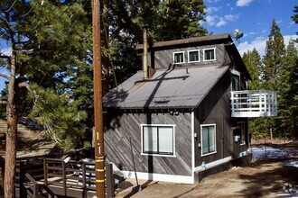 Building Photo - Charming 2 Bedroom, 1 Bath Private Single-...