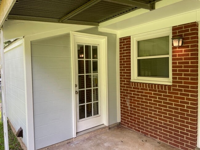 Building Photo - 2703 Albemarle Rd