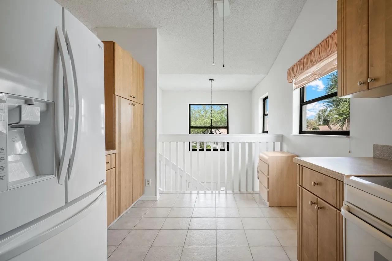 Building Photo - 10910 Lakemore Ln