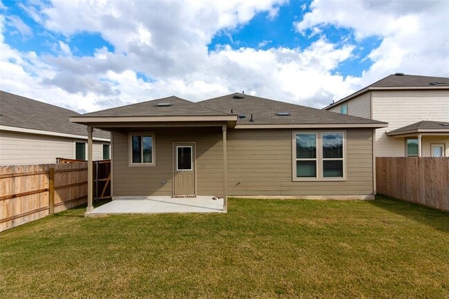 Building Photo - 229 The Duke Dr