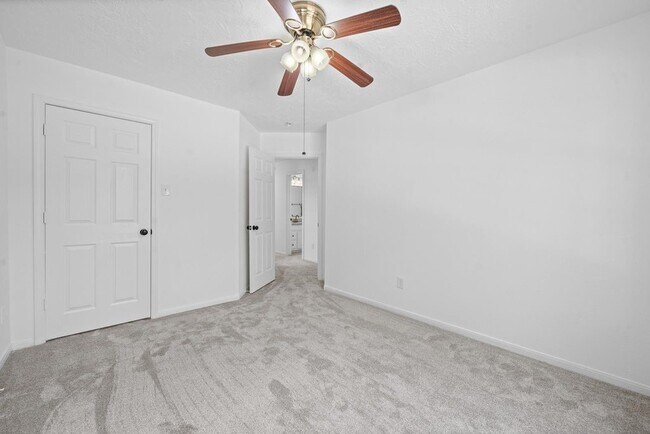 Building Photo - 13623 Country Green Ct