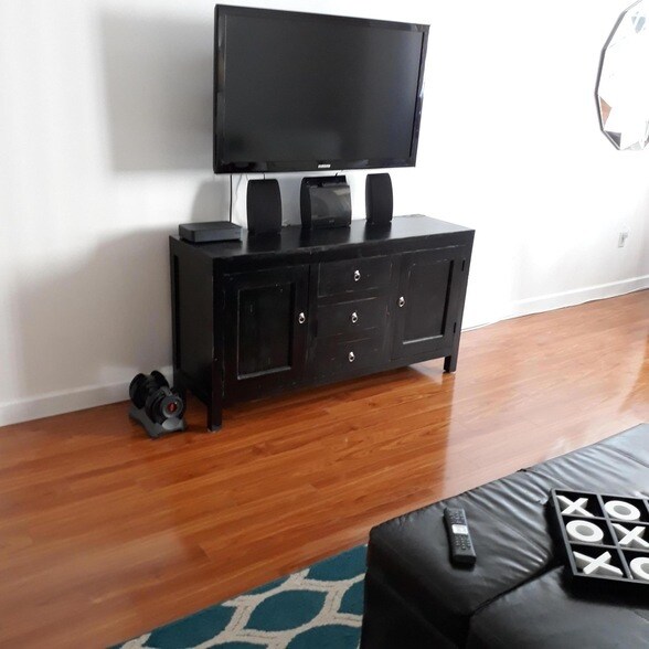 Building Photo - 520 SE 5 Ave