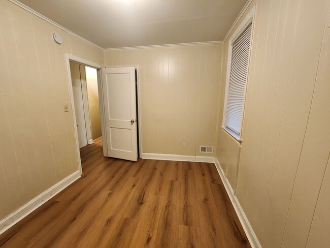 Building Photo - West Baltimore 2.5 Bedroom 1.5 Bathroom To...