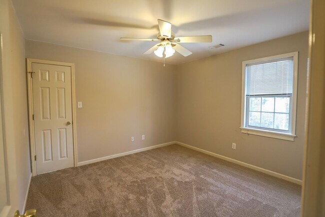 Building Photo - 3 Bedroom 2.5 Bath home in Martinez