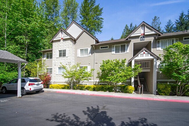 Building Photo - 3Bd/2Ba Issaquah Condo