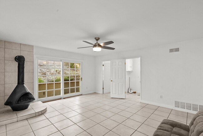 Building Photo - 5010 Balfour Ln