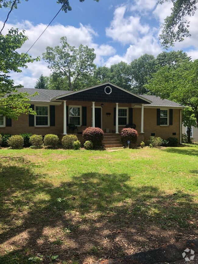 Building Photo - Greenville, 4BD/1.5BA, 1700 +/-SF