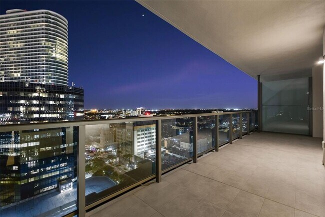 Building Photo - 275 1st Ave S