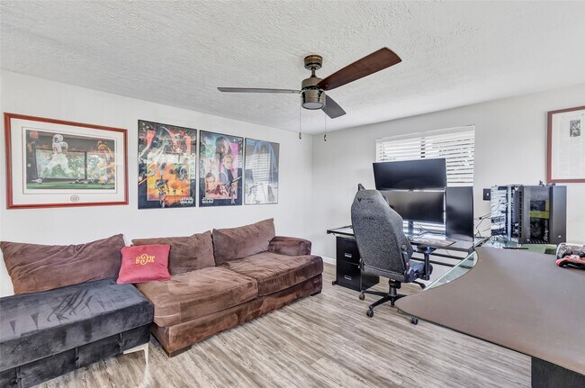 Building Photo - 19011 Sandia Pines Dr