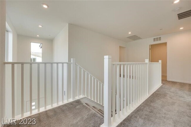 Building Photo - 2657 Conifer Canyon St