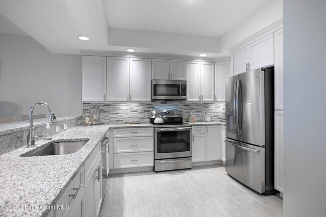 Building Photo - 1045 Jimmy Buffett Mem Hwy